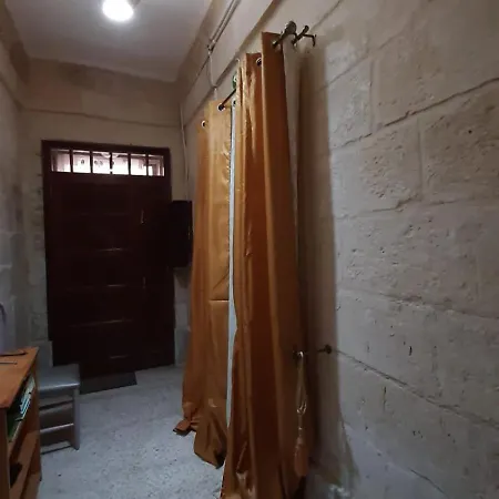 Hébergement de vacances Full 2-storey House While On *