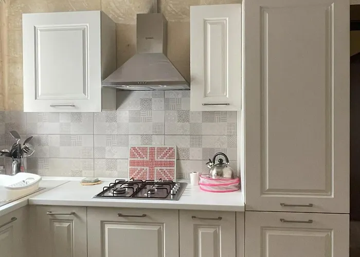 Full 2-storey House While On 펜션 Hamrun