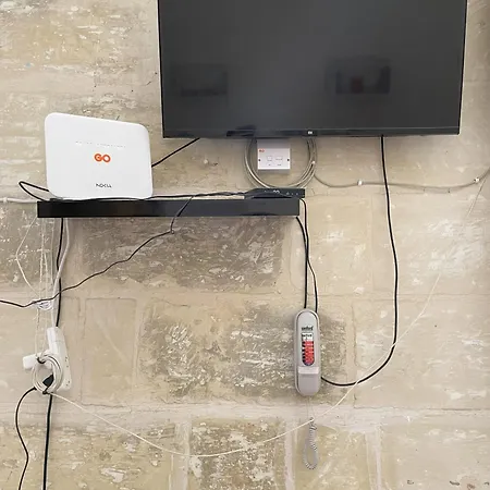 Full 2-storey House While On 別荘 Hamrun