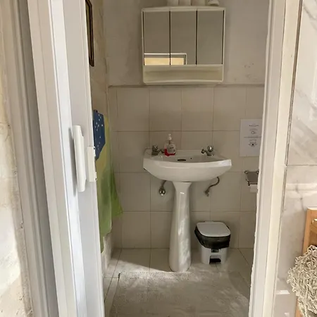 Full 2-storey House While On 度假居 *