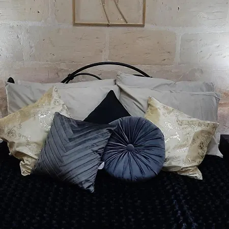 Full 2-storey House While On 別荘