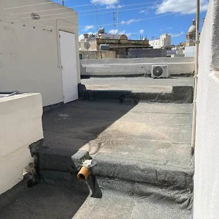 Full 2-storey House While On 度假居 *